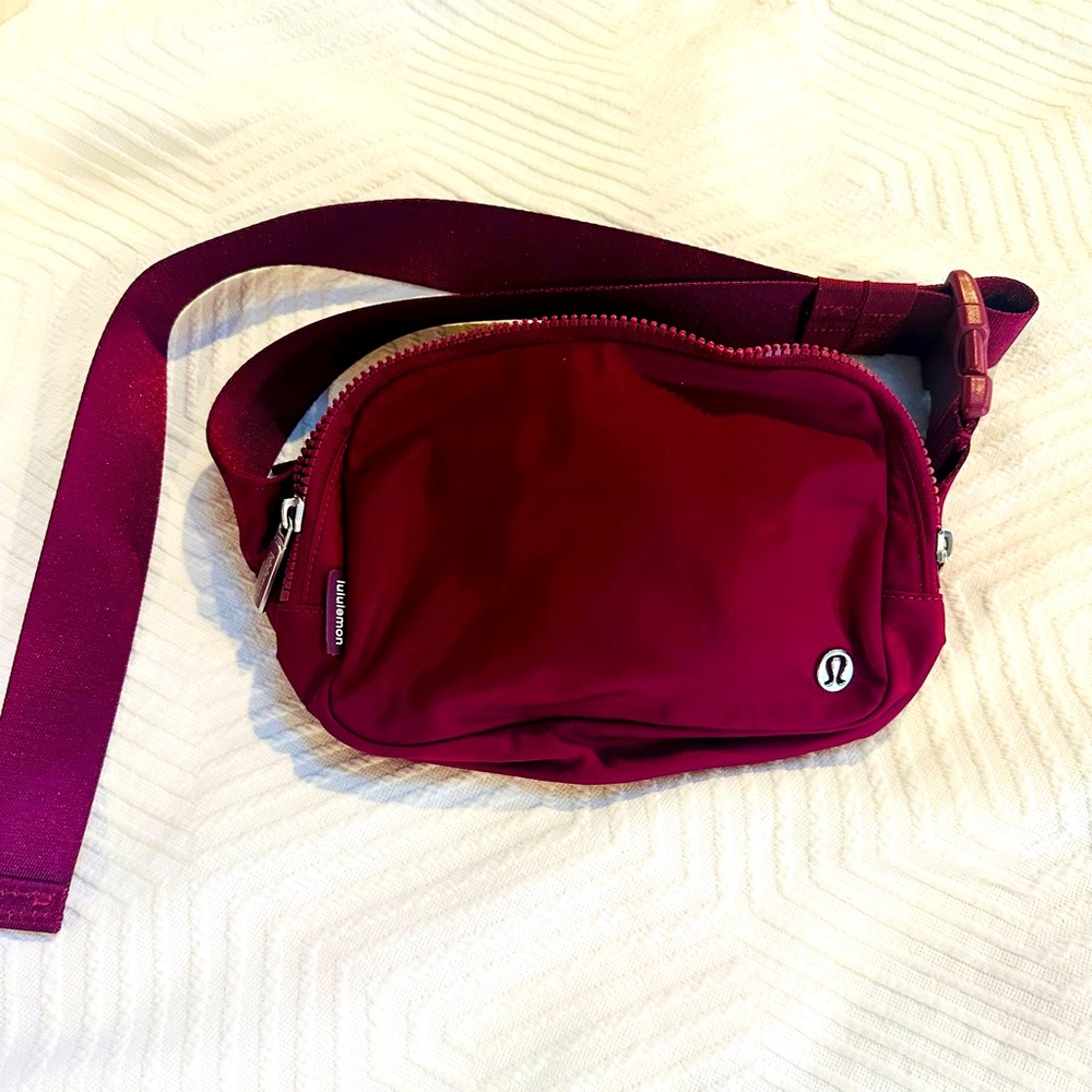 Lululemon Belt Bag Deep Luxe